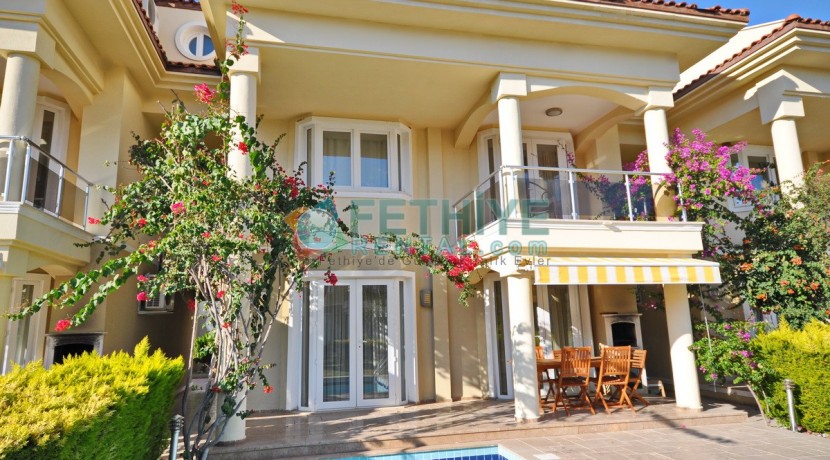 kiralik-havuzlu-villa-01