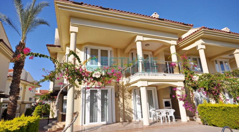 kiralik-havuzlu-villa-01