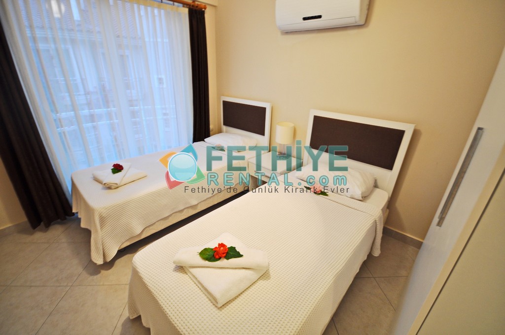 Fethiye Ucuz Kiralık Daire 2 yatak odalı daire Denize sıfır