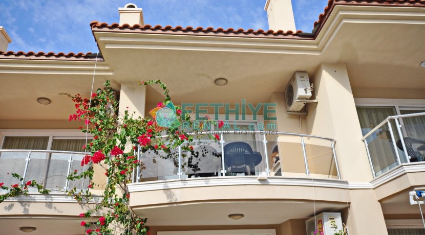 Kiralık denize sifir ev Fethiye denize sıfır eşyalı yazlık Daire